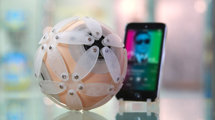speakerball with iPod